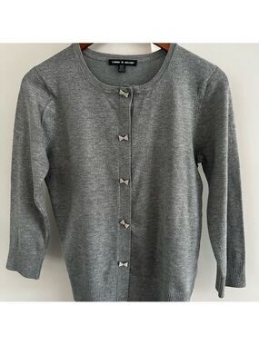 CABLE & GAUGE Grey Holiday Party Cropped Cardigan w/sparkly Bow Shaped Buttons s